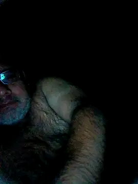Snapshot of PhillDrake11 chatting on 04/25/26, 04:26 PhillDrake11 online show from 04/25/26, 04:26