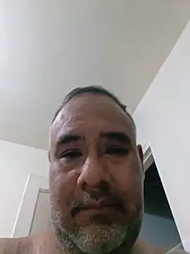 Snapshot of PhillDrake11 chatting on 05/25/26, 04:07 PhillDrake11 online show from 05/25/26, 04:07