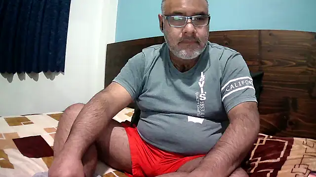 Snapshot of PhillDrake11 chatting on 06/01/26, 04:25 PhillDrake11 online show from 06/01/26, 04:25