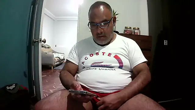 Snapshot of PhillDrake11 chatting on 07/22/26, 12:02 PhillDrake11 online show from 07/22/26, 12:02