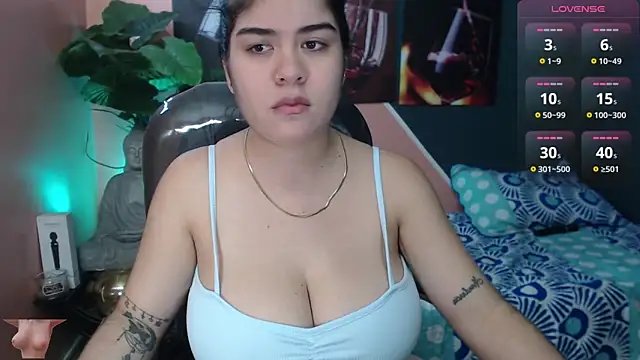 Snapshot of pearl_weet chatting on 02/09/25, 05:33 pearl weet online show from 02/09/25, 05:33