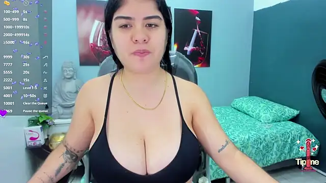 Snapshot of pearl_weet chatting on 03/12/25, 05:38 pearl weet online show from 03/12/25, 05:38