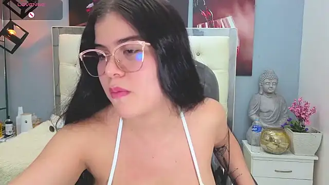 Snapshot of pearl_weet chatting on 12/05/25, 06:26 pearl weet online show from 12/05/25, 06:26