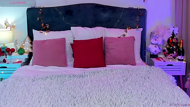 MiaMuse online show from 12/18/25, 01:17