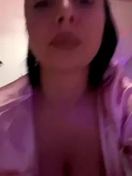 Snapshot of YreneRay chatting on 12/04/24, 11:19 YreneRay online show from 12/04/24, 11:19