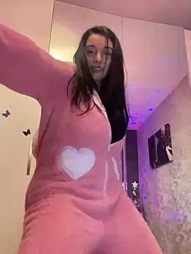 Snapshot of YreneRay chatting on 12/12/24, 02:44 YreneRay online show from 12/12/24, 02:44