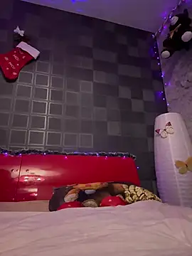 Snapshot of YreneRay chatting on 12/26/24, 10:37 YreneRay online show from 12/26/24, 10:37