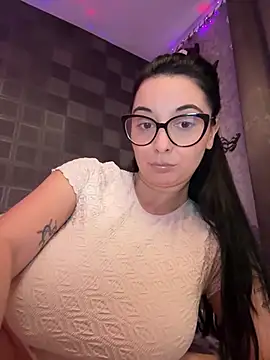 Snapshot of YreneRay chatting on 01/14/25, 01:17 YreneRay online show from 01/14/25, 01:17