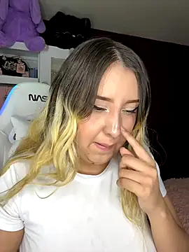 Snapshot of NibiruNairobi69 chatting on 10/19/25, 11:05 NibiruNairobi69 online show from 10/19/25, 11:05