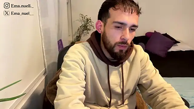 Snapshot of Emanuell__ chatting on 05/19/26, 01:56 Emanuell online show from 05/19/26, 01:56