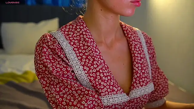 Snapshot of Danielle_Thomas chatting on 04/25/26, 03:09 Danielle Thomas online show from 04/25/26, 03:09