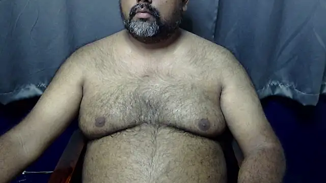 Snapshot of hairysubcub_70 chatting on 04/19/26, 07:07 hairysubcub 70 online show from 04/19/26, 07:07