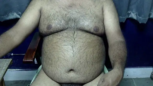 Snapshot of hairysubcub_70 chatting on 04/23/26, 12:29 hairysubcub 70 online show from 04/23/26, 12:29