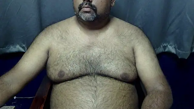 Snapshot of hairysubcub_70 chatting on 05/02/26, 08:41 hairysubcub 70 online show from 05/02/26, 08:41