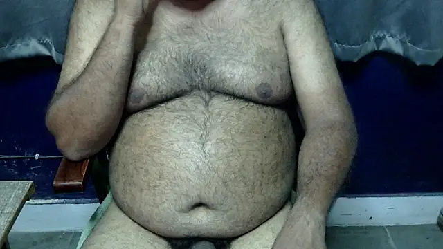 Snapshot of hairysubcub_70 chatting on 05/08/26, 07:03 hairysubcub 70 online show from 05/08/26, 07:03
