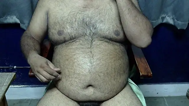 Snapshot of hairysubcub_70 chatting on 05/14/26, 04:25 hairysubcub 70 online show from 05/14/26, 04:25