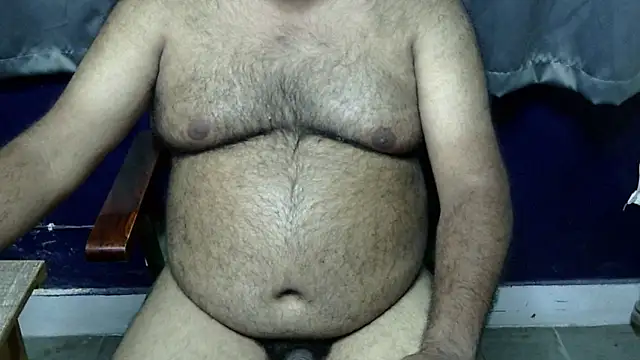 Snapshot of hairysubcub_70 chatting on 05/16/26, 06:54 hairysubcub 70 online show from 05/16/26, 06:54