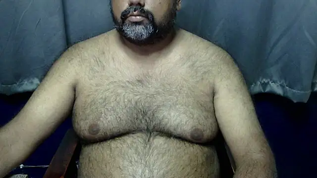 Snapshot of hairysubcub_70 chatting on 05/20/26, 06:36 hairysubcub 70 online show from 05/20/26, 06:36