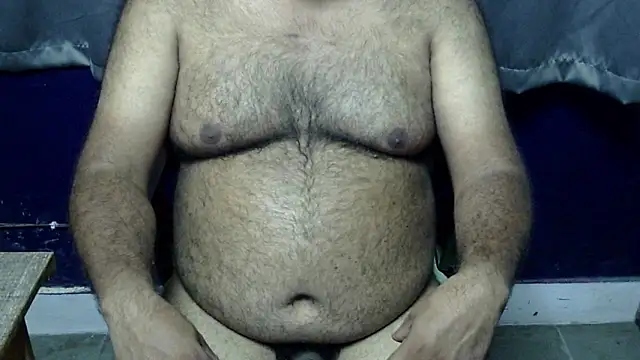 Snapshot of hairysubcub_70 chatting on 06/01/26, 06:15 hairysubcub 70 online show from 06/01/26, 06:15
