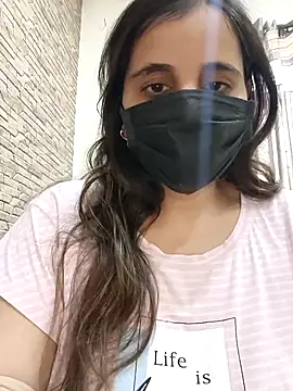 Snapshot of tinaarora chatting on 01/15/25, 06:01 tinaarora online show from 01/15/25, 06:01