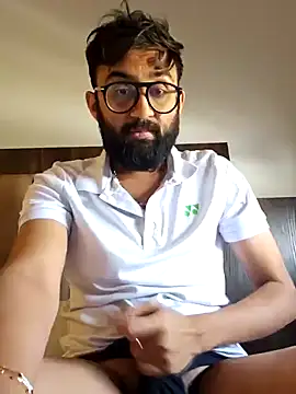 Snapshot of love4shownude chatting on 01/17/25, 05:42 love4shownude online show from 01/17/25, 05:42