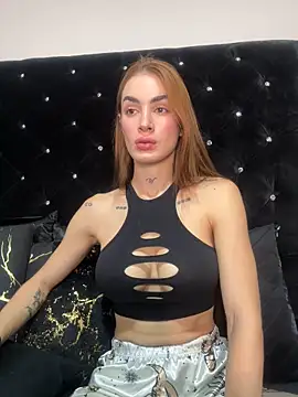 Snapshot of SofiaCarter chatting on 12/18/24, 04:17 SofiaCarter online show from 12/18/24, 04:17