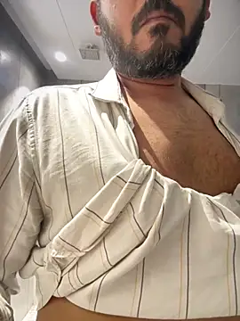 Snapshot of Spicy_aryan chatting on 03/05/26, 10:44 Spicy aryan online show from 03/05/26, 10:44