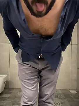 Snapshot of Spicy_aryan chatting on 04/01/26, 12:17 Spicy aryan online show from 04/01/26, 12:17