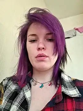 Snapshot of LazyTanukii chatting on 02/05/25, 08:43 LazyTanukii online show from 02/05/25, 08:43