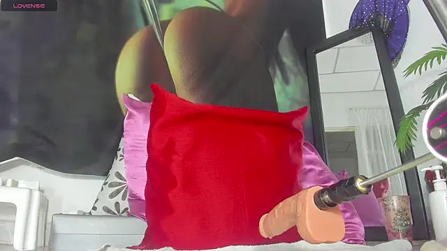 Snapshot of marie69storm chatting on 04/14/26, 11:27 marie69storm online show from 04/14/26, 11:27