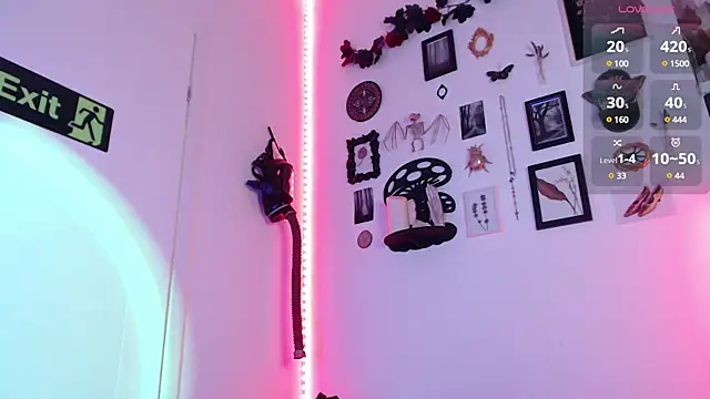 Snapshot of auroralatexprincess chatting on 02/03/25, 06:49 auroralatexprincess online show from 02/03/25, 06:49