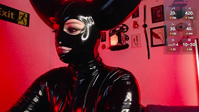 Snapshot of auroralatexprincess chatting on 03/19/25, 06:01 auroralatexprincess online show from 03/19/25, 06:01