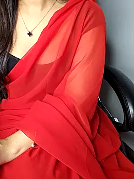 Snapshot of aliyaah_singh chatting on 12/21/25, 06:48 aliyaah singh online show from 12/21/25, 06:48