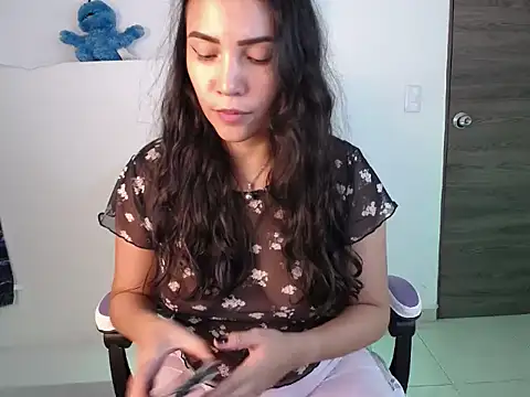 Snapshot of cutie_and_slutty chatting on 10/11/25, 04:01 cutie and slutty online show from 10/11/25, 04:01