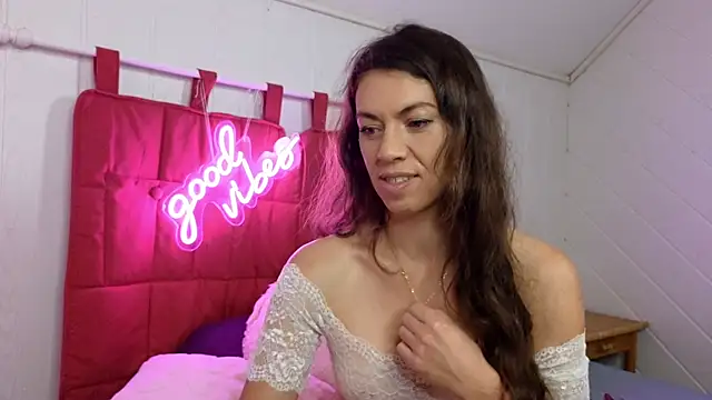 Snapshot of TiffanyDollxxx chatting on 11/06/25, 09:48 TiffanyDollxxx online show from 11/06/25, 09:48