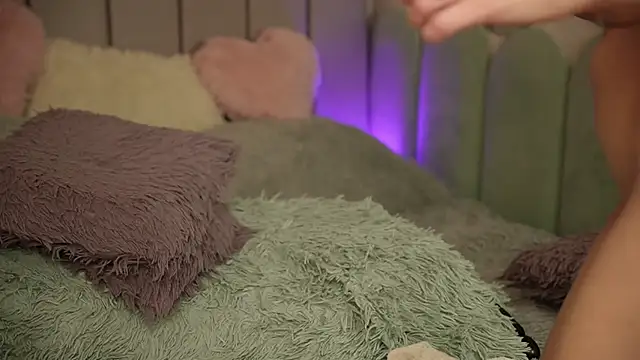 Snapshot of VickySecret96 chatting on 02/27/25, 09:36 VickySecret96 online show from 02/27/25, 09:36