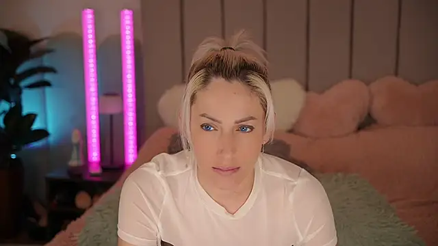 VickySecret96 online show from 04/04/26, 05:54