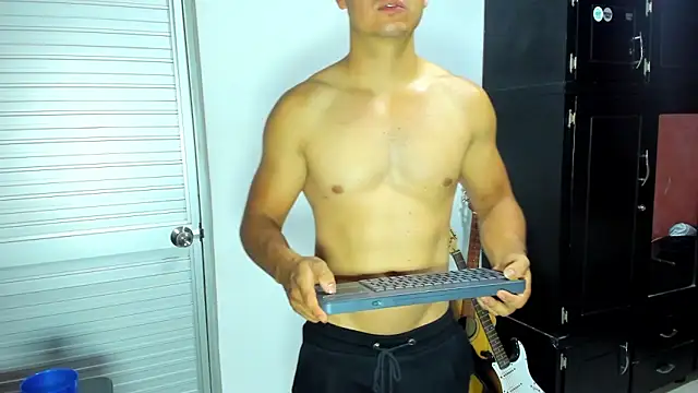 Snapshot of VincentSavage chatting on 04/12/26, 08:58 VincentSavage online show from 04/12/26, 08:58