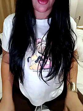 Snapshot of Queen_sousou chatting on 04/21/26, 04:23 Queen sousou online show from 04/21/26, 04:23