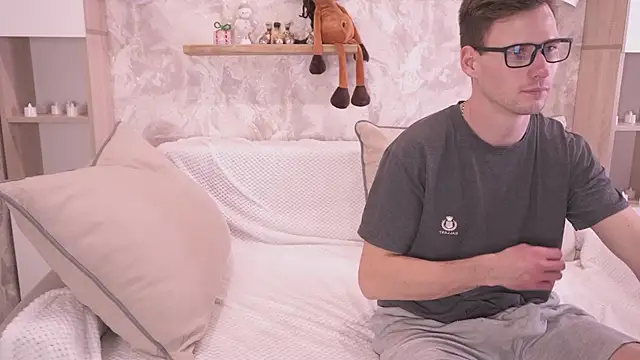 FluffyHat online show from 12/14/25, 08:24