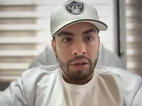 dereck fiore online show from 09/29/25, 05:18