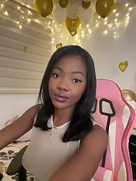 Snapshot of Vane_Rossee chatting on 11/12/25, 11:58 Vane Rossee online show from 11/12/25, 11:58