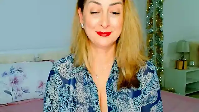 Snapshot of Tyana40 chatting on 01/10/25, 05:37 Tyana40 online show from 01/10/25, 05:37