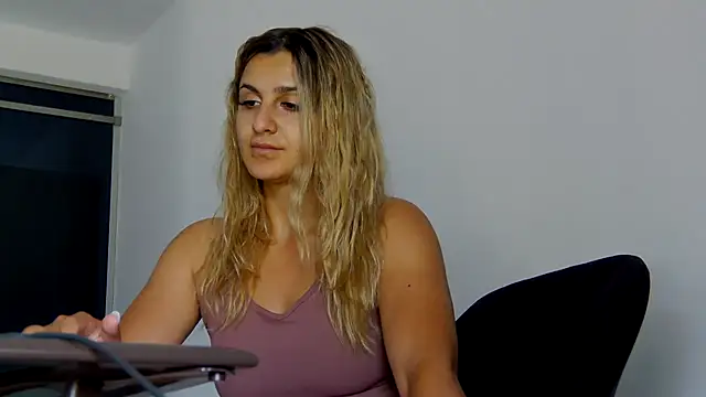 Snapshot of NicolePlay chatting on 07/19/26, 10:41 NicolePlay online show from 07/19/26, 10:41