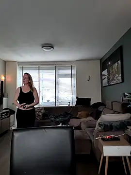 Snapshot of NaomiAndFriends chatting on 04/02/26, 07:50 NaomiAndFriends online show from 04/02/26, 07:50