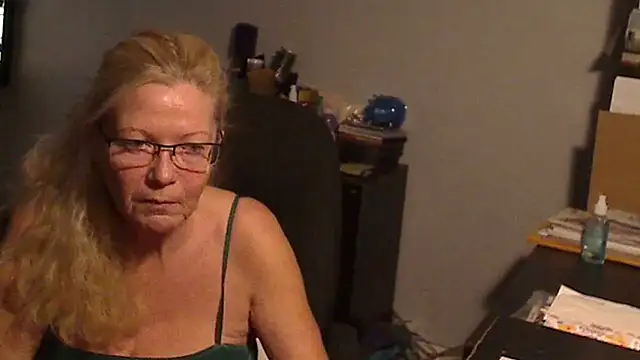 Snapshot of XTRAHORNYONE chatting on 02/07/25, 12:20 XTRAHORNYONE online show from 02/07/25, 12:20