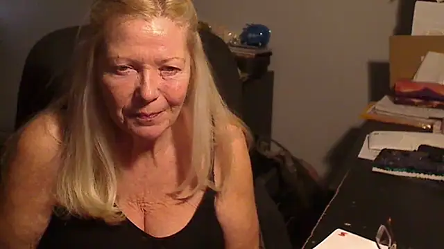 Snapshot of XTRAHORNYONE chatting on 03/02/25, 03:45 XTRAHORNYONE online show from 03/02/25, 03:45