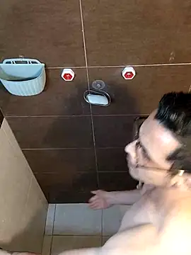 Snapshot of towers_j chatting on 02/13/25, 05:44 towers j online show from 02/13/25, 05:44