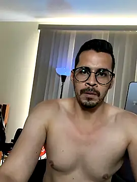 Snapshot of towers_j chatting on 10/04/25, 07:12 towers j online show from 10/04/25, 07:12