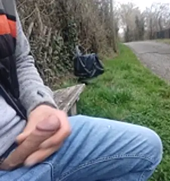 Snapshot of GermanBigDream chatting on 04/04/26, 03:53 GermanBigDream online show from 04/04/26, 03:53